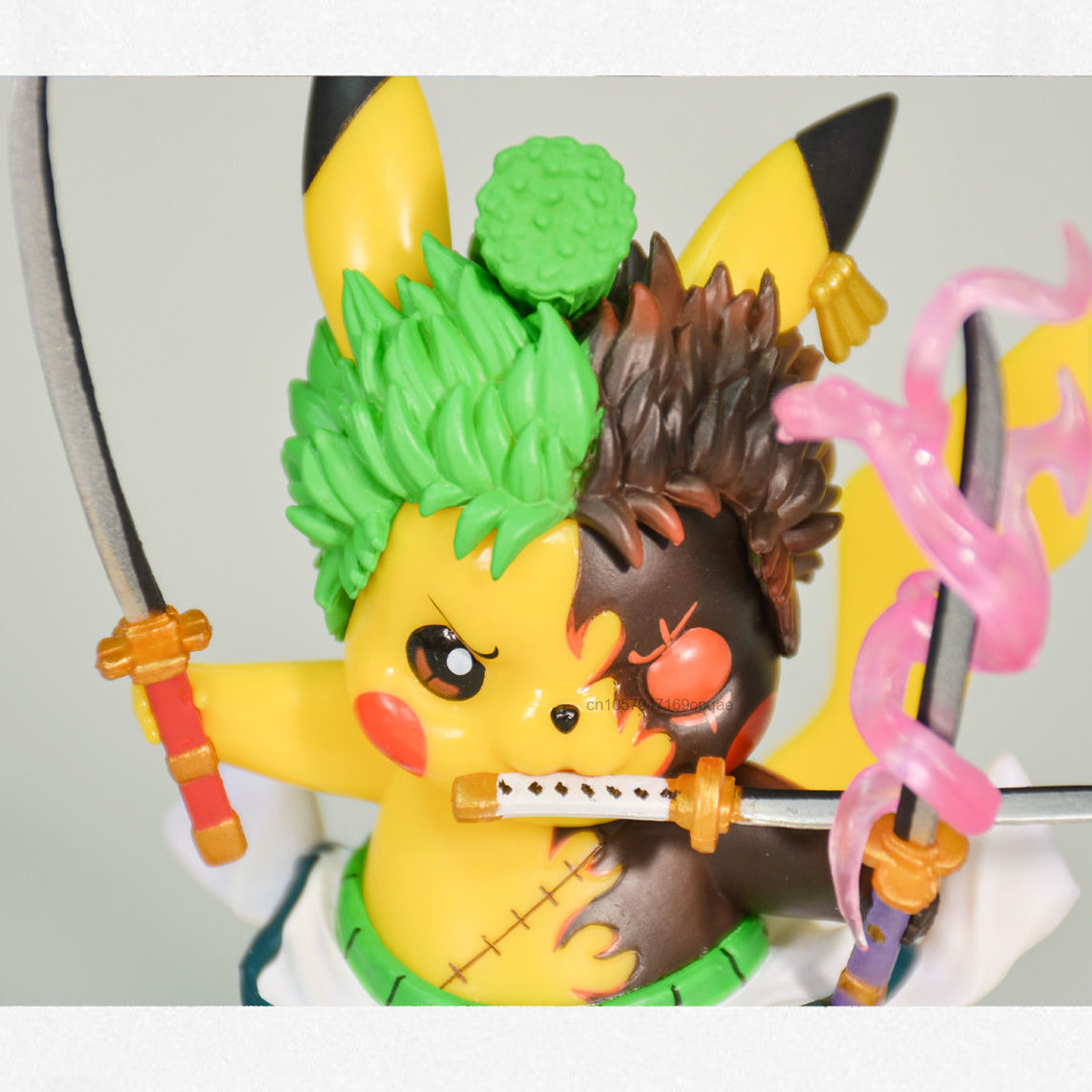 Figurine Pokemon Pikachu Cosplay Roronoa Zoro