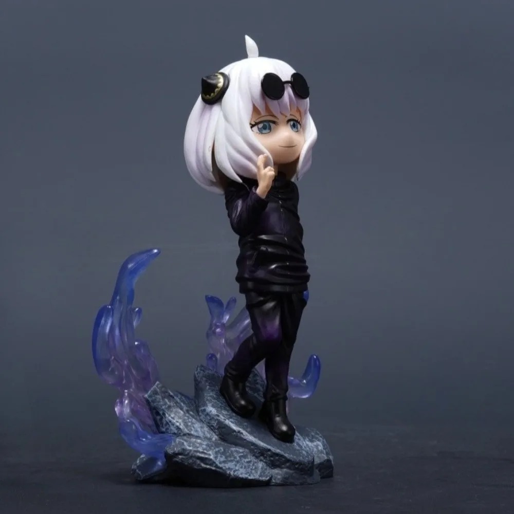 Figurine Anya Forger Cosplay Gojo Satoru – Jujutsu Kaisen × Spy x Family – 18 cm – Image 4